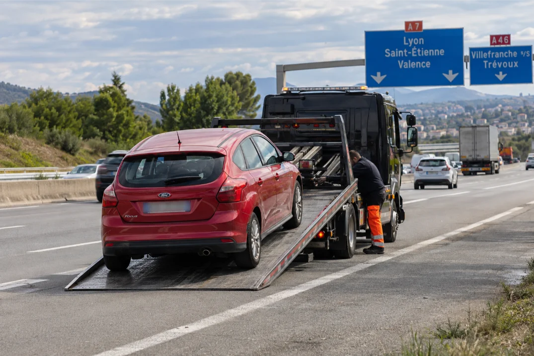 Red ford Focus Insurance Breakdown Recovery Lyon France